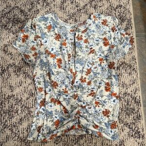 Willow & Root Cream and Blue Floral Short Sleeve Top